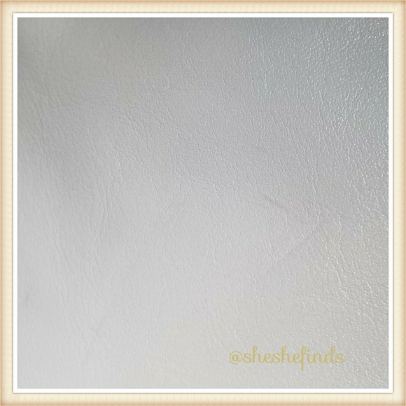 🎉 20% OFF - KATE SPADE CROSSBODY WHITE AND NAVY TRIM BAG - Picture 7 of 8